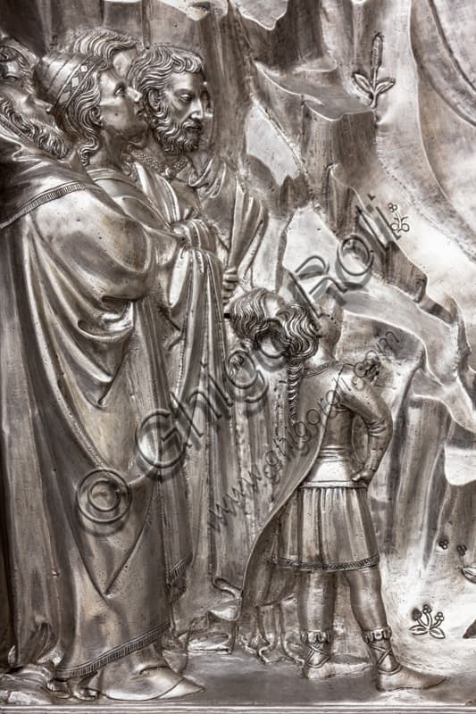 San Giovanni Battista predica agli uomini e bambine, formella argento, Museo Opera del Duomo Firenze