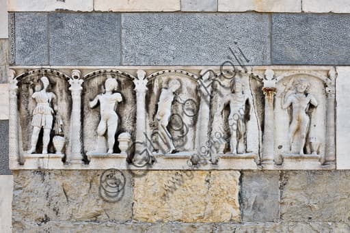 Fronte del sarcofago romano Stagioni e Dioniso, Duomo di Genova, scultura III secolo d.C.