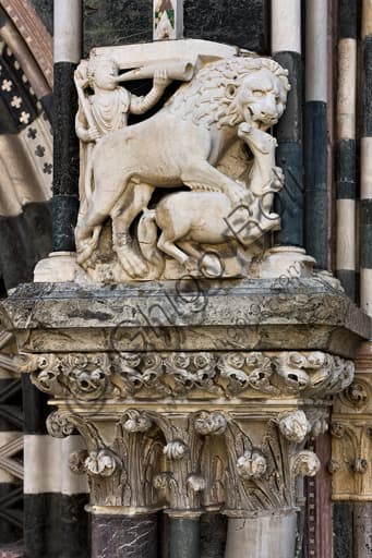 Venatio Scene sculpture, Antelami workshop, main portal St. Lawrence Cathedral Genoa