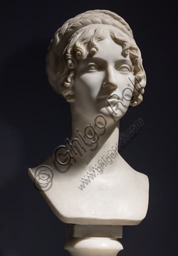 Marble statue of Wilhelmine Benigna Biron Duchess of Sagan, a neoclassical work by Bertel Thorvaldsen from 1818