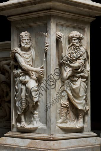 Scultura in marmo del Profeta Mosè di Guglielmo Della Porta, altare Cappella San Giovanni, Duomo di Genova