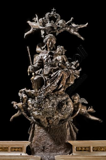 Madonna as Queen of Genoa statue, Baroque sculpture by Giovanni Battista Bianco in Genoa Cathedral