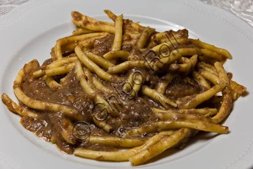 Plate of fresh straccetti pasta with Boletus edulis porcini mushrooms at Piacentino Hotel Restaurant in Bobbio