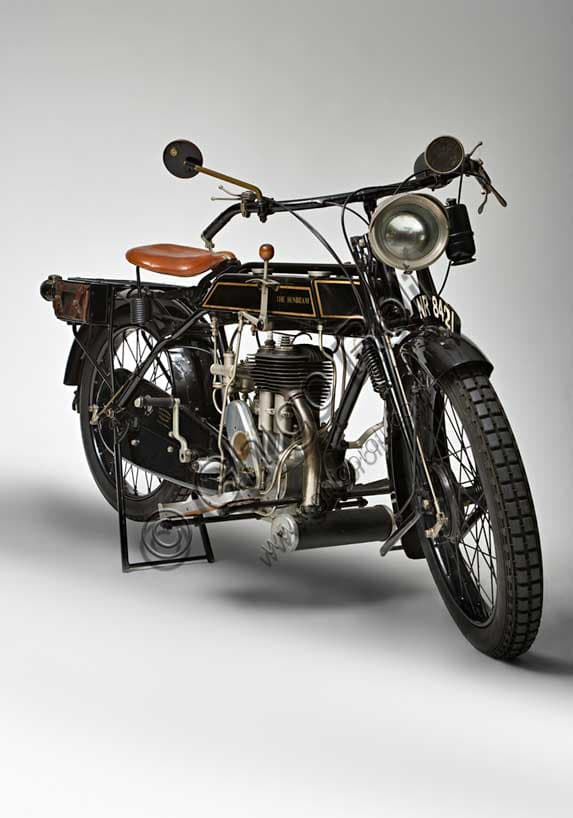 1926 Sunbeam Model 5 Lusso 500 vintage motorcycle, detail of the chain case with internal lubrication trough