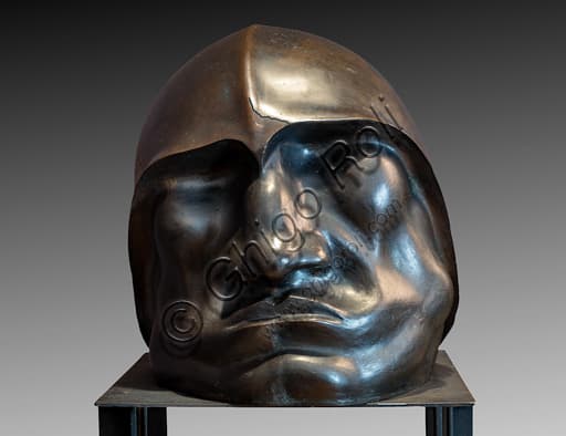 Bronze sculpture Head of Mussolini by Giandante X, Masone Labyrinth Italy