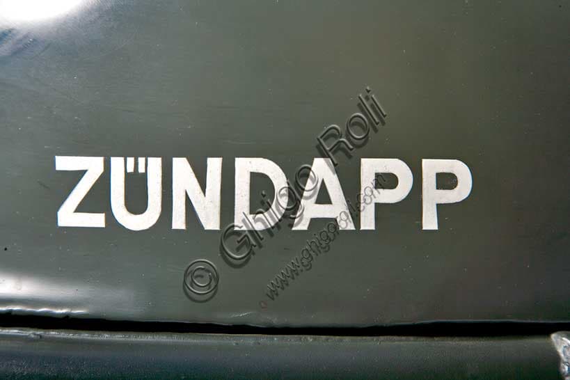 Zündapp KS 750 sidecar militare tedesco del 1942, modello restaurato con motore bicilindrico boxer