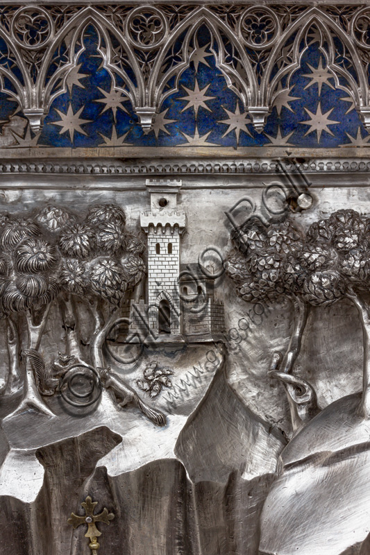 “Infant St. John sets out towards the desert”, by fourteenth-century Florentine goldsmiths.Tile of “The Silver Altar of St. John's Treasure” (1367 - 1483), Museum of the Opera del Duomo (Museum of Florence Cathedral of Santa Maria del Fiore), Florence.Detail representing a town and some trees.