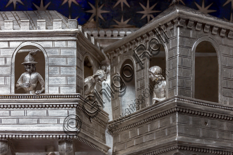 "St John in prison sends disciples to Jesus", by Leonardo di Ser Giovanni.Tile of “The Silver Altar of St. John's Treasure” (1367 - 1483), Museum of the Opera del Duomo (Museum of Florence Cathedral of Santa Maria del Fiore), Florence.Detail of the balcony from whose windows some characters appear intent on observing the scene.