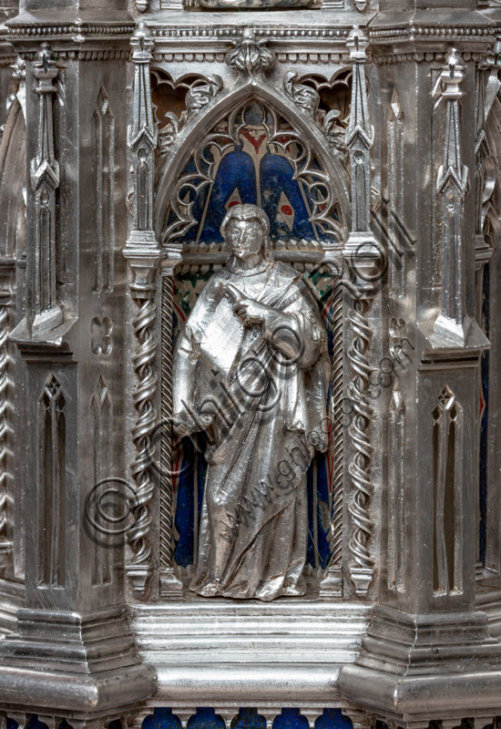 Florence, Museum of the Opera del Duomo (Museum of Florence Cathedral of Santa Maria del Fiore): “the silver altar of St. John's Treasure” (1367 - 1483), by florentine masters.Front of the dossal: detail of a niche with a statue of a saint (or prophet) in the fourth pillar from the left.