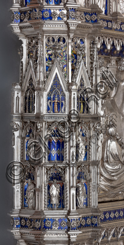 Florence, Museum of the Opera del Duomo (Museum of Florence Cathedral of Santa Maria del Fiore): “the silver altar of St. John's Treasure” (1367 - 1483), by florentine masters.Front of the dossal: upper detail of the corner pillar between the front of the dossal and the left side, with figures of saints and / or prophets.