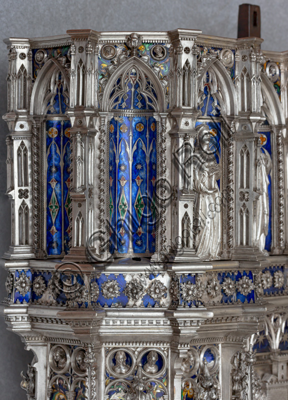 Florence, Museum of the Opera del Duomo (Museum of Florence Cathedral of Santa Maria del Fiore): “the silver altar of St. John's Treasure” (1367 - 1483), by florentine masters.Left corner pillar: empty niche.