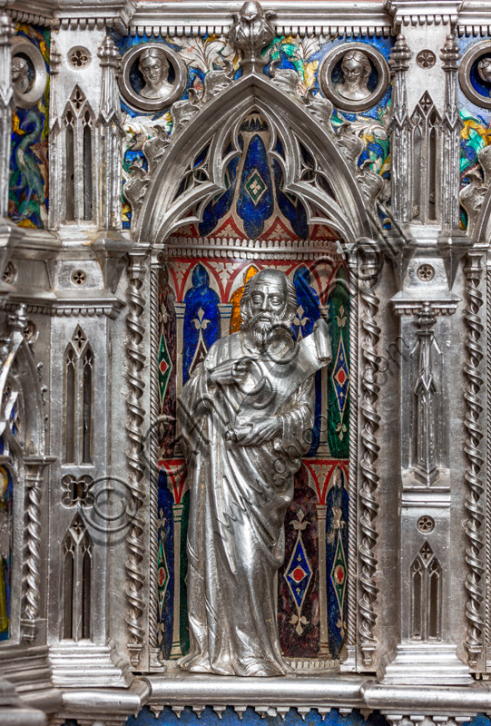 Florence, Museum of the Opera del Duomo (Museum of Florence Cathedral of Santa Maria del Fiore): “the silver altar of St. John's Treasure” (1367 - 1483), by florentine masters.Front of the dossal, fourth upper row: niche with a statue of a saint or prophet.