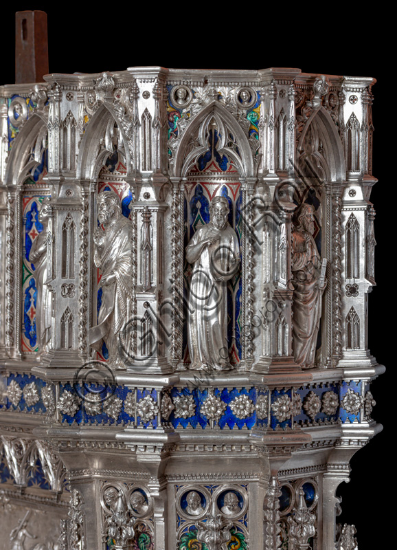 Florence, Museum of the Opera del Duomo (Museum of Florence Cathedral of Santa Maria del Fiore): “the silver altar of St. John's Treasure” (1367 - 1483), by florentine masters.Right corner pillar: niche with a statue of a saint (or prophet) holding a parchment.