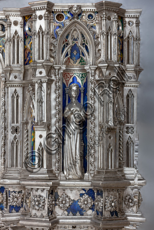 Florence, Museum of the Opera del Duomo (Museum of Florence Cathedral of Santa Maria del Fiore): “the silver altar of St. John's Treasure” (1367 - 1483), by florentine masters.Third pillar: niche with a statue of a saint.