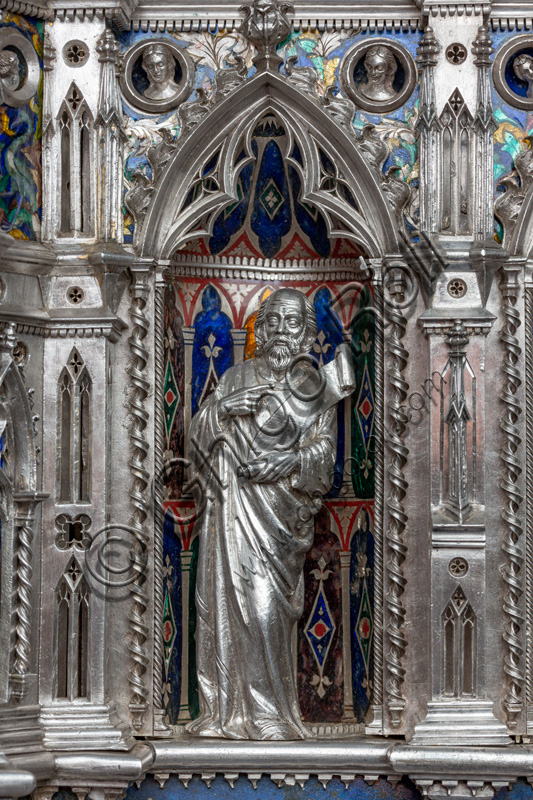 Florence, Museum of the Opera del Duomo (Museum of Florence Cathedral of Santa Maria del Fiore): “the silver altar of St. John's Treasure” (1367 - 1483), by florentine masters.Front of the dossal, fourth top row: detail of a niche with a statue of a saint or prophet.