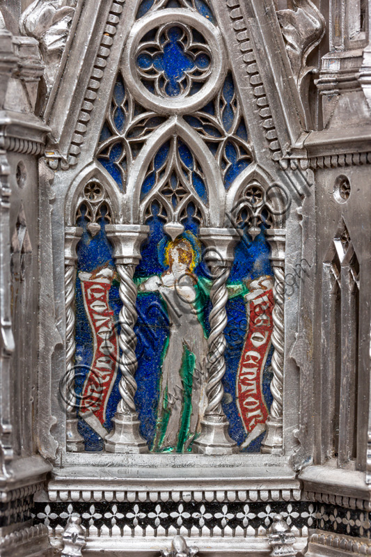 Florence, Museum of the Opera del Duomo (Museum of Florence Cathedral of Santa Maria del Fiore): “the silver altar of St. John's Treasure” (1367 - 1483), by florentine masters.Fourth pillar: enamelled plate within a spire window with the figure of Sibyl (or saint) and the motto “CREDO QUOD REDENTOR”.