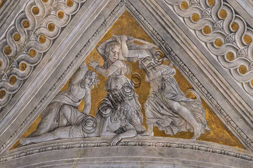 Palazzo Ducale: volta della  “Camera degli Sposi o Camera Picta”, che è una stanza collocata nel torrione nord-est del Castello di San Giorgio di Mantova. È celebre per il ciclo di affreschi che ricopre le sue pareti, capolavoro di Andrea Mantegna, realizzato tra il 1465 e il 1474. Particolare della volta: “Morte di Orfeo (Orfeo straziato dalle Baccanti”, pennacchio decorato con finto bassorilievo di ispirazione mitologica, che celebra simbolicamente il coraggio del marchese quale condottiero e uomo di stato.