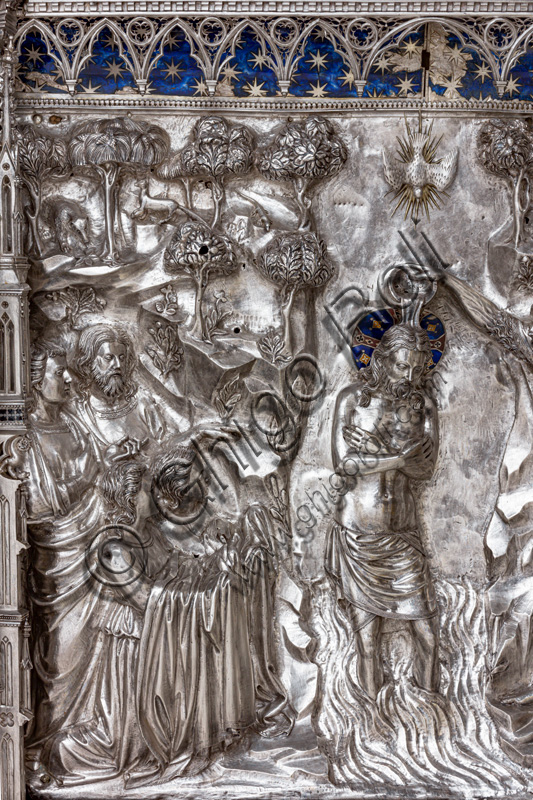 “St. John baptizes Christ in the waters of the Jordan”, by fourteenth-century Florentine goldsmiths.Tile of “The Silver Altar of St. John's Treasure” (1367 - 1483), Museum of the Opera del Duomo (Museum of Florence Cathedral of Santa Maria del Fiore), Florence.Detail.