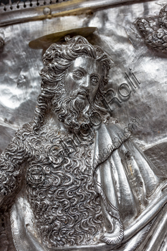 “St. John baptizes the crowds”, by fourteenth-century Florentine goldsmiths.Tile of “The Silver Altar of St. John's Treasure” (1367 - 1483), Museum of the Opera del Duomo (Museum of Florence Cathedral of Santa Maria del Fiore), Florence.Detail.