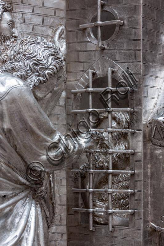 "St John in prison sends disciples to Jesus", by Leonardo di Ser Giovanni.Tile of “The Silver Altar of St. John's Treasure” (1367 - 1483), Museum of the Opera del Duomo (Museum of Florence Cathedral of Santa Maria del Fiore), Florence.Detail.