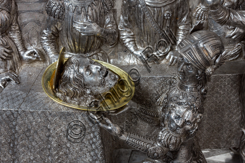 “Herod's banquet and Salomè's dance”, by Antonio di Salvi and Francesco di Giovanni.Tile of “The Silver Altar of St. John's Treasure” (1367 - 1483), Museum of the Opera del Duomo (Museum of Florence Cathedral of Santa Maria del Fiore), Florence.Detail with the head of the Baptist.