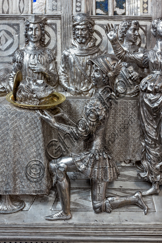 “Herod's banquet and Salomè's dance”, by Antonio di Salvi and Francesco di Giovanni.Tile of “The Silver Altar of St. John's Treasure” (1367 - 1483), Museum of the Opera del Duomo (Museum of Florence Cathedral of Santa Maria del Fiore), Florence.Detail with  the head of the Baptist.