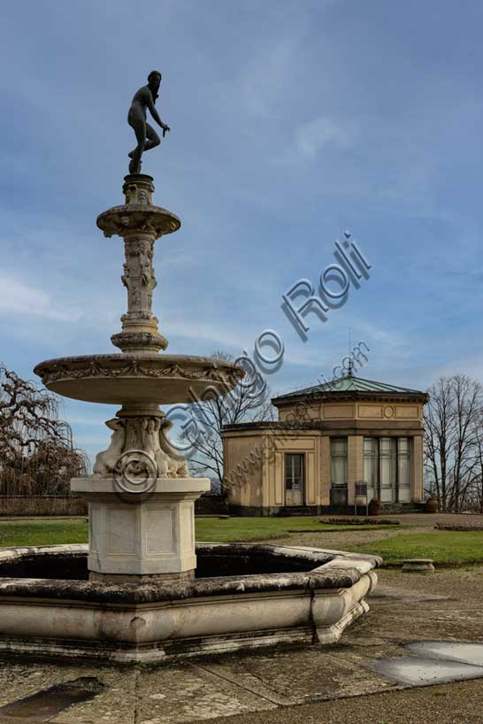 Medici Villa La Petraia, garden, Plan of the Figurine: view of the garden with the Fiorenza fountain, work by Tribolo and Pierino da Vinci (1538-1547). at the top a copy of Giambologna's Venus (the original is today inside the villa).